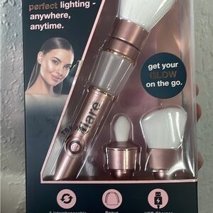 Flare Light-Up Makeup Brush Set|3 Interchangeable Heads|USB Charger & Travel Bag